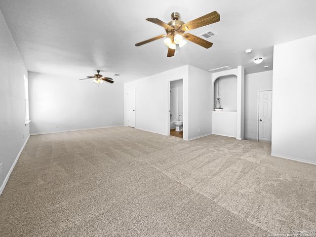 541 Triple Crown, Schertz, TX 78108