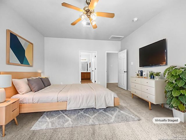 541 Triple Crown, Schertz, TX 78108