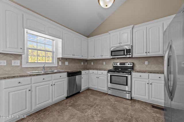 3128 Chesswood Lane, Winterville, NC 28590