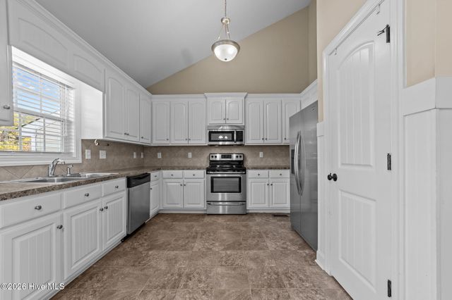 3128 Chesswood Lane, Winterville, NC 28590