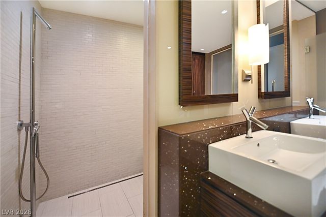 3750 Las Vegas Boulevard 2711, Las Vegas, NV 89158