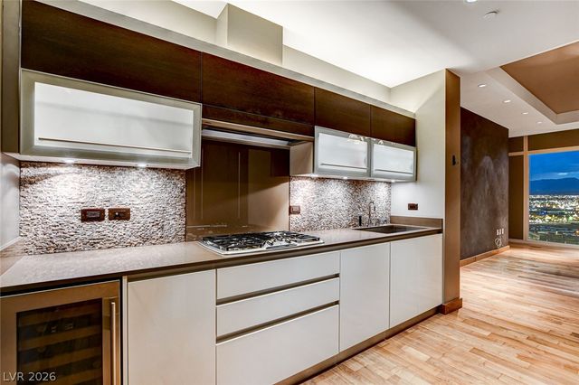 3750 Las Vegas Boulevard 2711, Las Vegas, NV 89158