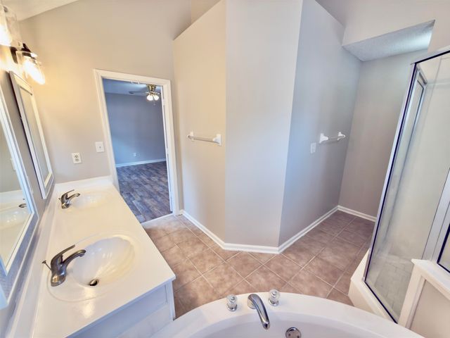 1425 CARLTON RIDGE DR, Cordova, TN 38016