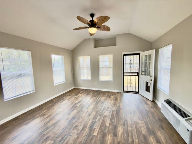 1425 CARLTON RIDGE DR, Cordova, TN 38016