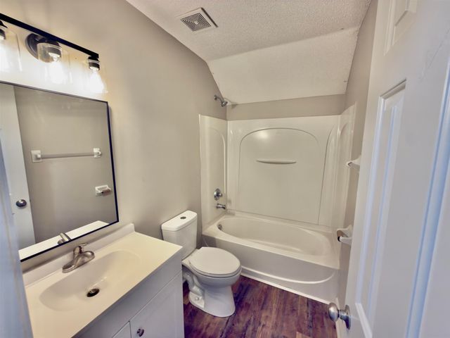 1425 CARLTON RIDGE DR, Cordova, TN 38016