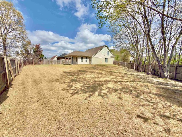 1425 CARLTON RIDGE DR, Cordova, TN 38016