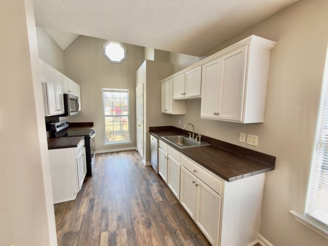 1425 CARLTON RIDGE DR, Cordova, TN 38016