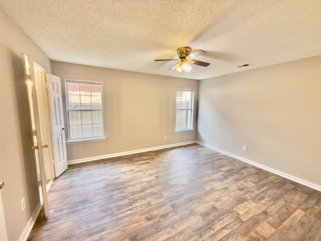 1425 CARLTON RIDGE DR, Cordova, TN 38016