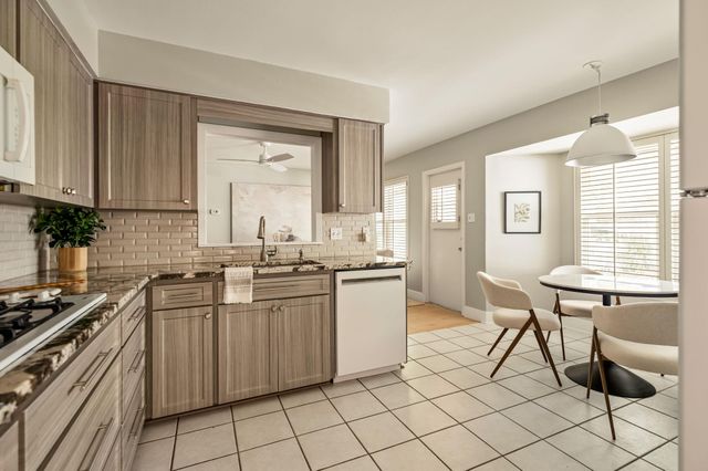2708 Carnarvon LN, Austin, TX 78704