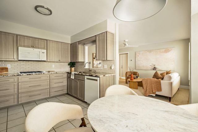 2708 Carnarvon LN, Austin, TX 78704