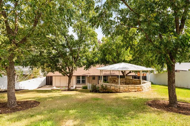 2708 Carnarvon LN, Austin, TX 78704