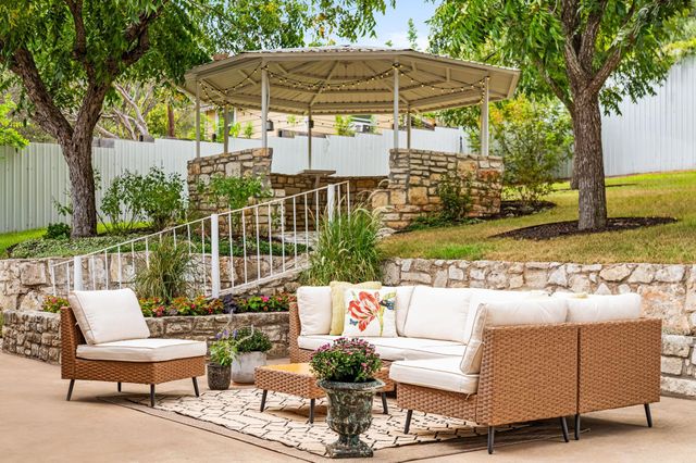 2708 Carnarvon LN, Austin, TX 78704
