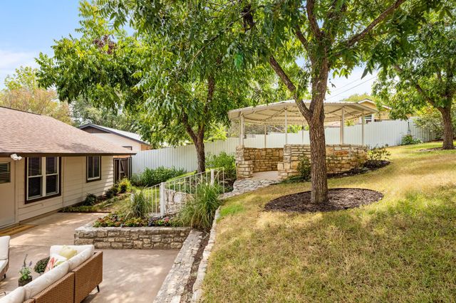 2708 Carnarvon LN, Austin, TX 78704