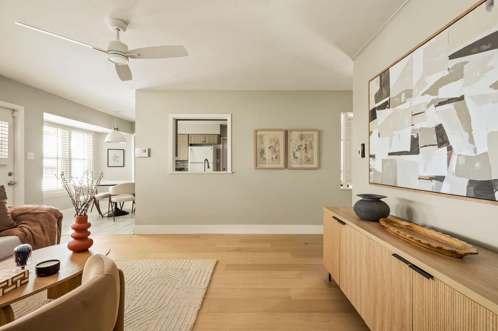 2708 Carnarvon LN, Austin, TX 78704