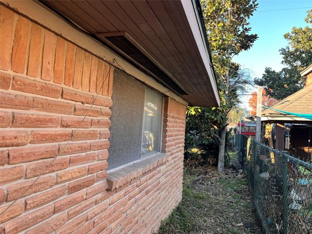 5551 Winding Creek Way, Houston, TX 77017