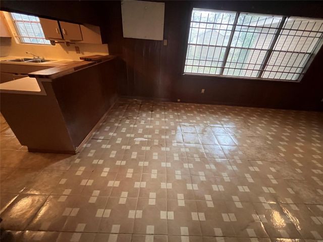 5551 Winding Creek Way, Houston, TX 77017