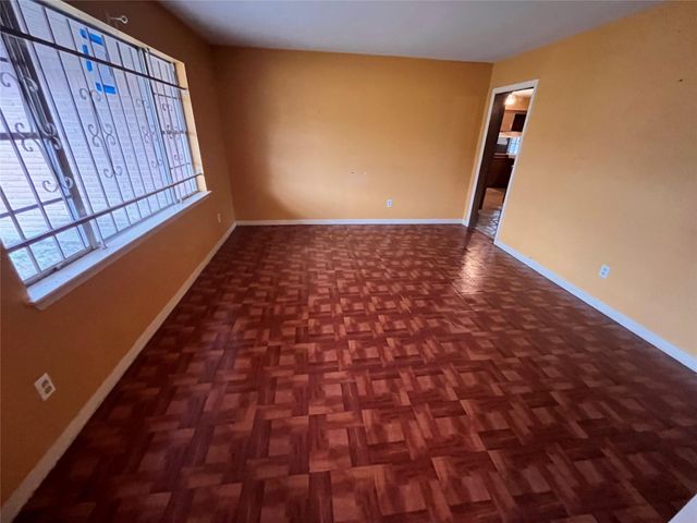 5551 Winding Creek Way, Houston, TX 77017