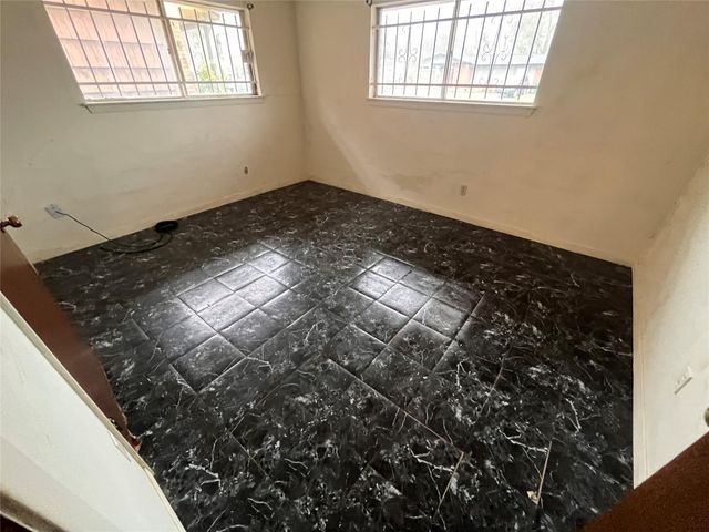 5551 Winding Creek Way, Houston, TX 77017