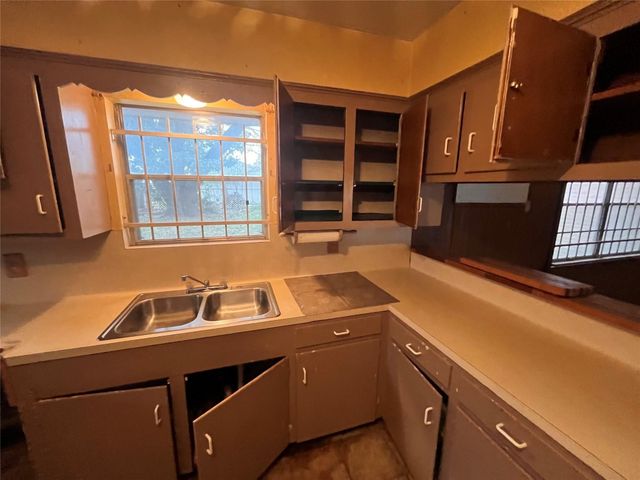 5551 Winding Creek Way, Houston, TX 77017