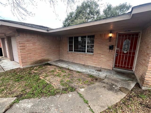 5551 Winding Creek Way, Houston, TX 77017