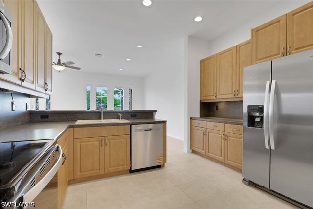 9404 Springview LOOP, Estero, FL 33928