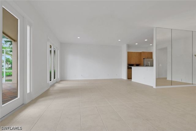 9404 Springview LOOP, Estero, FL 33928