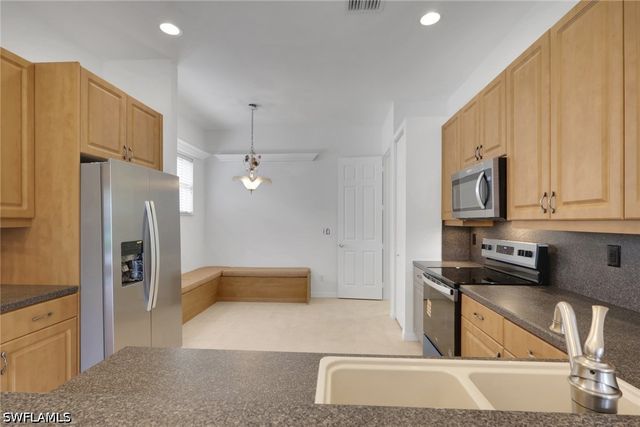 9404 Springview LOOP, Estero, FL 33928