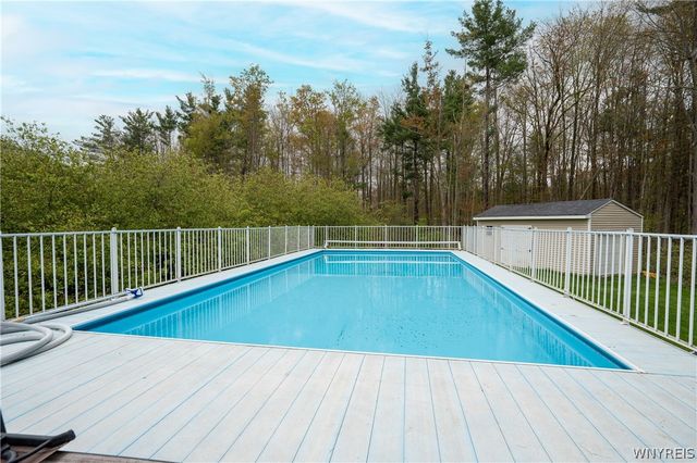 75 Hilltowne Drive, Orchard Park, NY 14127