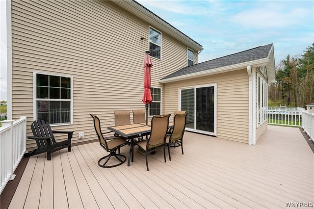 75 Hilltowne Drive, Orchard Park, NY 14127