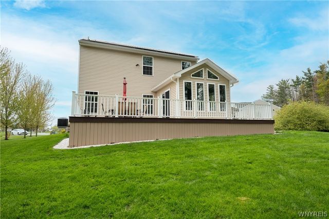 75 Hilltowne Drive, Orchard Park, NY 14127