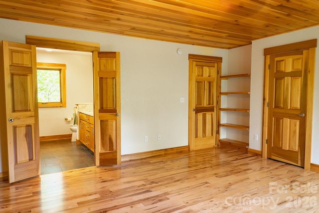 26 Robinson Creek Road, Asheville, NC 28803
