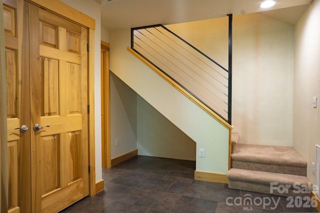 26 Robinson Creek Road, Asheville, NC 28803