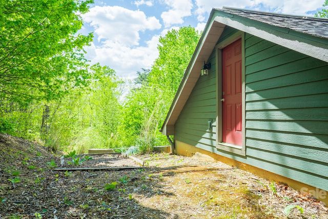 26 Robinson Creek Road, Asheville, NC 28803