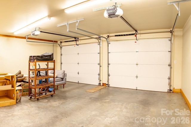 26 Robinson Creek Road, Asheville, NC 28803