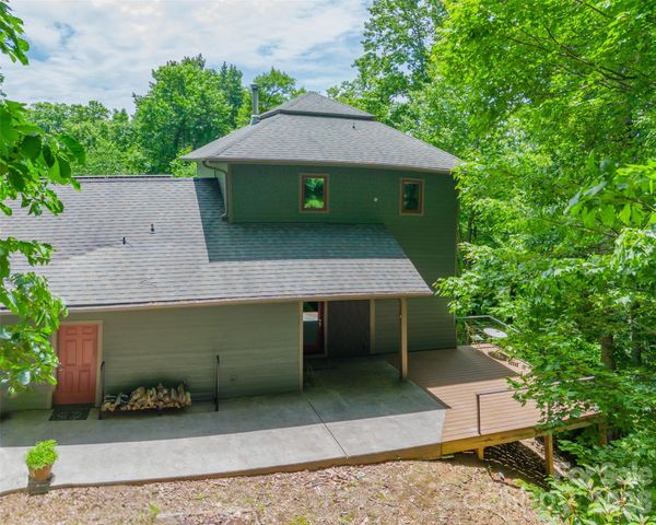 26 Robinson Creek Road, Asheville, NC 28803
