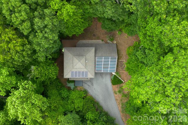26 Robinson Creek Road, Asheville, NC 28803