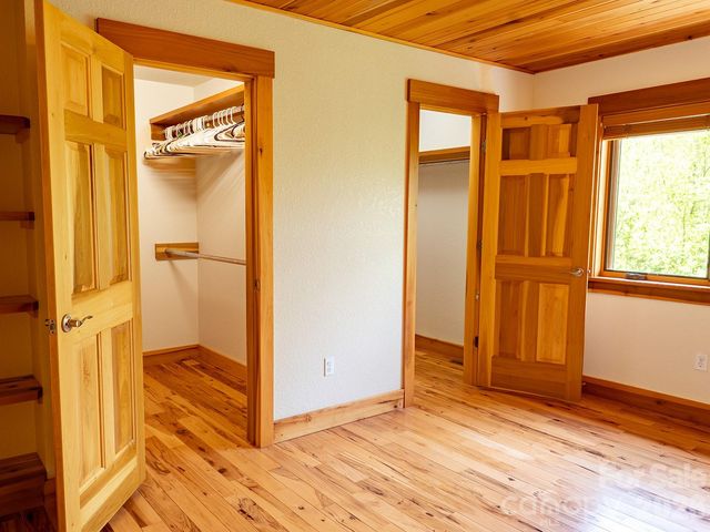 26 Robinson Creek Road, Asheville, NC 28803