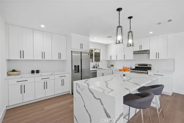 23701 Califa, Los Angeles, CA 91367