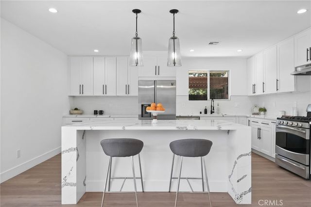 23701 Califa, Los Angeles, CA 91367