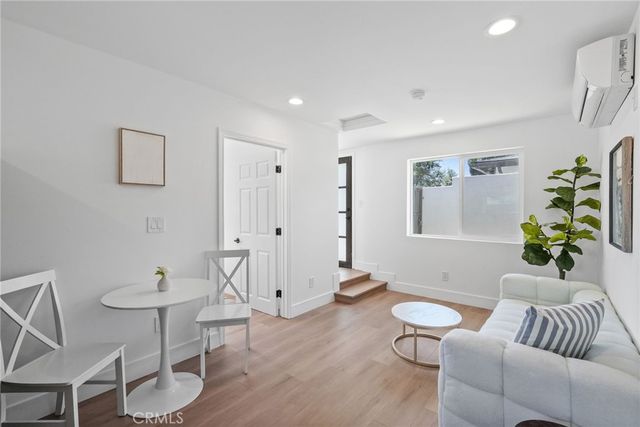 23701 Califa, Los Angeles, CA 91367