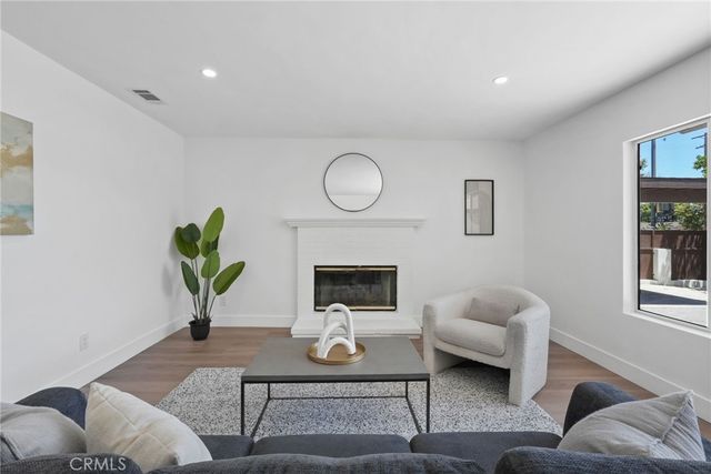 23701 Califa, Los Angeles, CA 91367