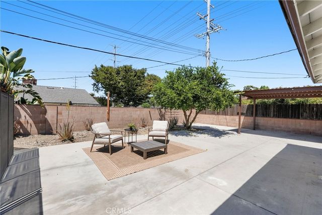23701 Califa, Los Angeles, CA 91367