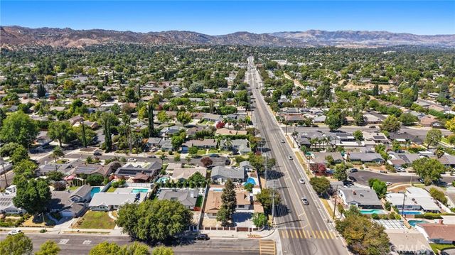 23701 Califa, Los Angeles, CA 91367