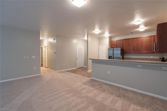 4332 Hillingdon Bnd Apt 104, Chesapeake, VA 23321