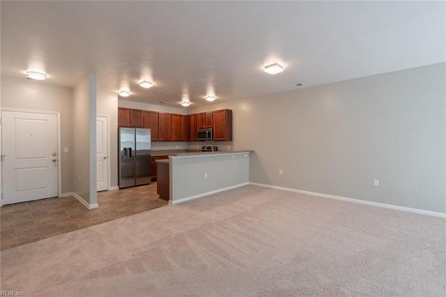 4332 Hillingdon Bnd Apt 104, Chesapeake, VA 23321