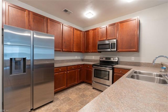 4332 Hillingdon Bnd Apt 104, Chesapeake, VA 23321