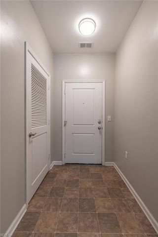 4332 Hillingdon Bnd Apt 104, Chesapeake, VA 23321
