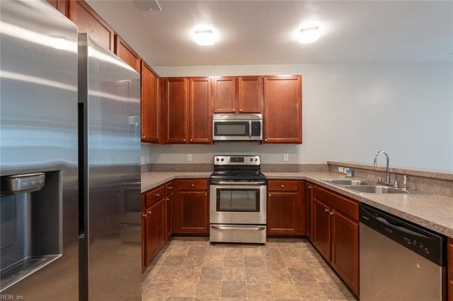 4332 Hillingdon Bnd Apt 104, Chesapeake, VA 23321