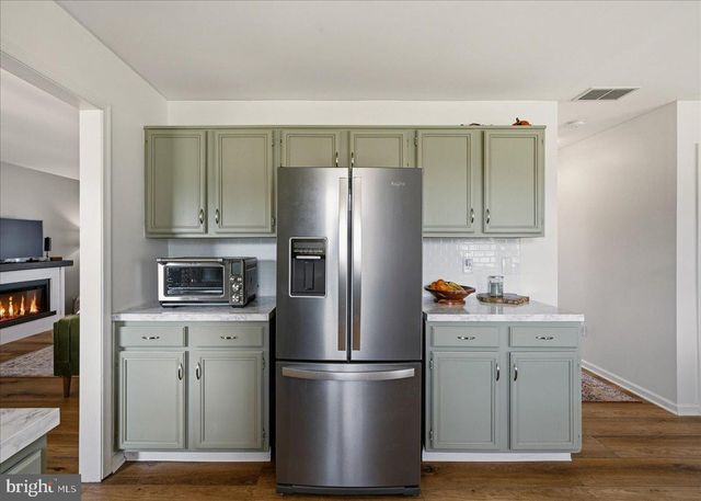 168 5TH ST, Nazareth, PA 18064