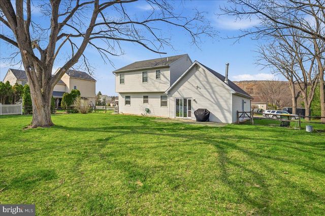 168 5TH ST, Nazareth, PA 18064